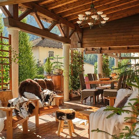 Boutique Hotel E Chalets Salvadori Mezzana  Exterior photo