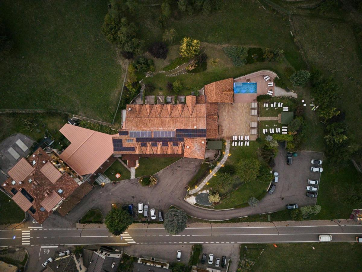 Boutique Hotel E Chalets Salvadori Mezzana  Exterior photo