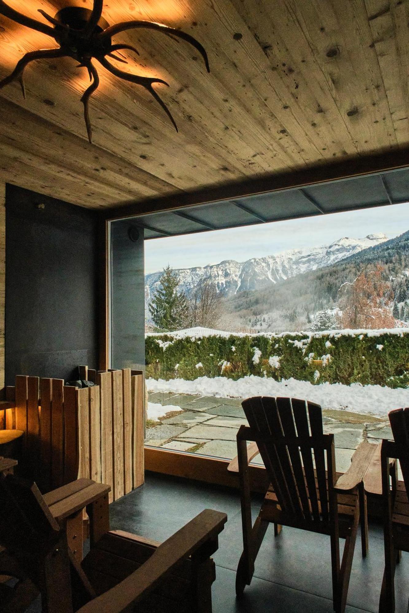 Boutique Hotel E Chalets Salvadori Mezzana  Exterior photo